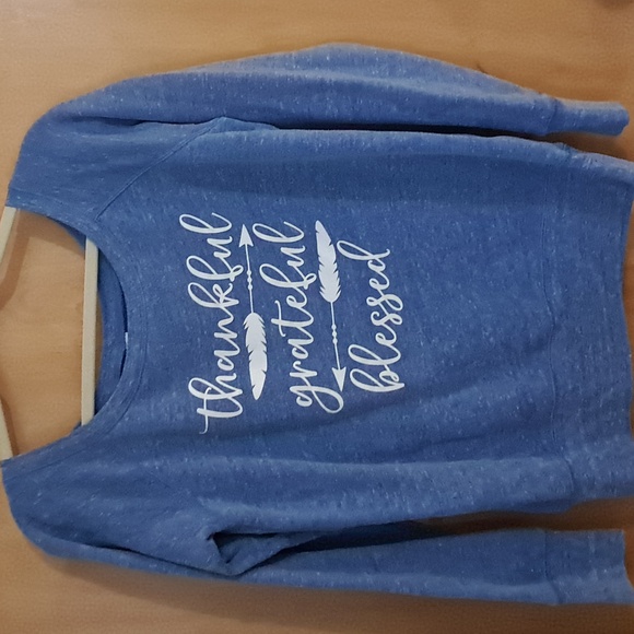 Bella pullover sweater size small - Picture 2 of 3